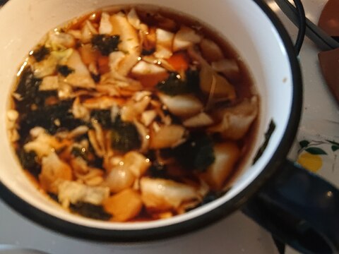 キャベツと唐揚げの海苔スープ